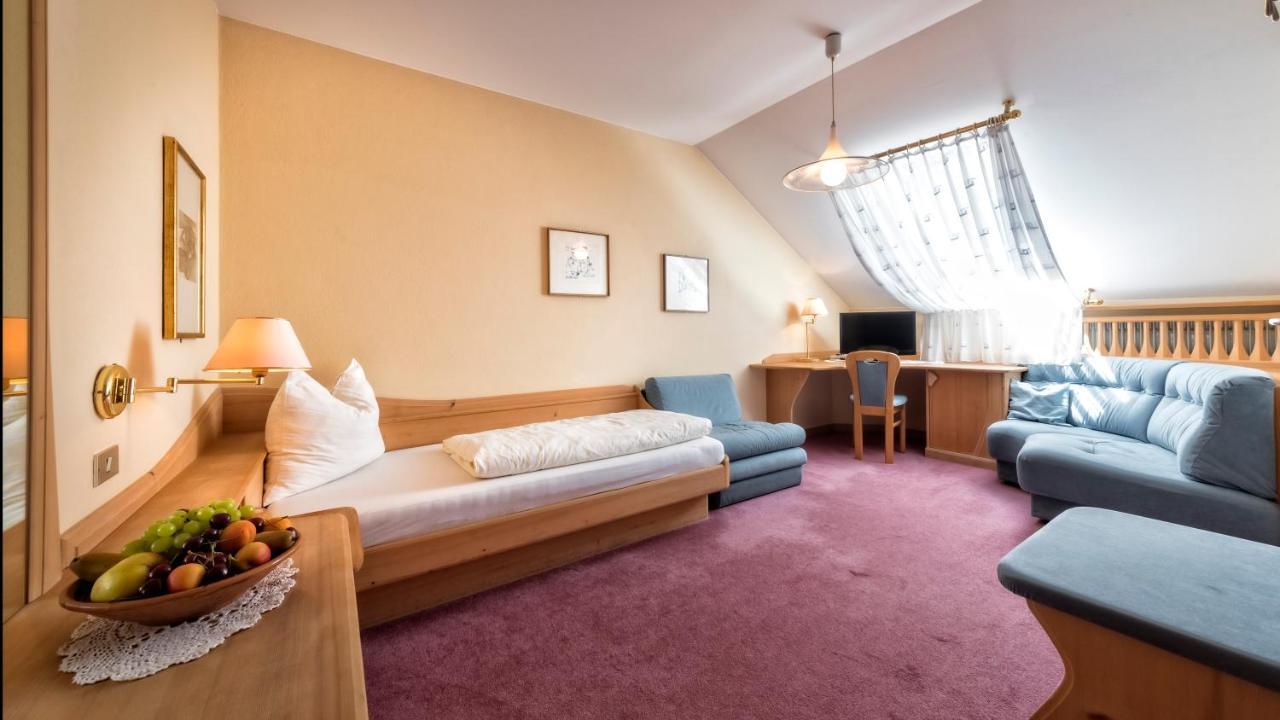 Hotel Brueckenwirt Novacella エクステリア 写真