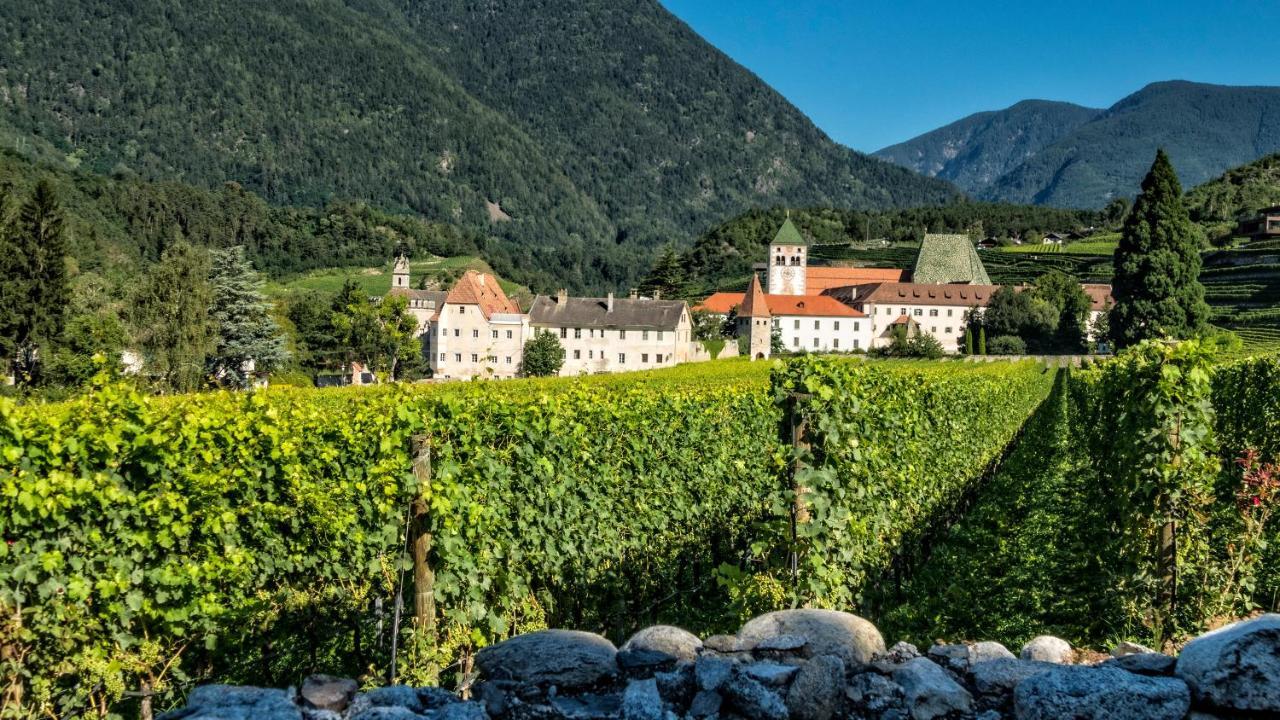 Hotel Brueckenwirt Novacella エクステリア 写真