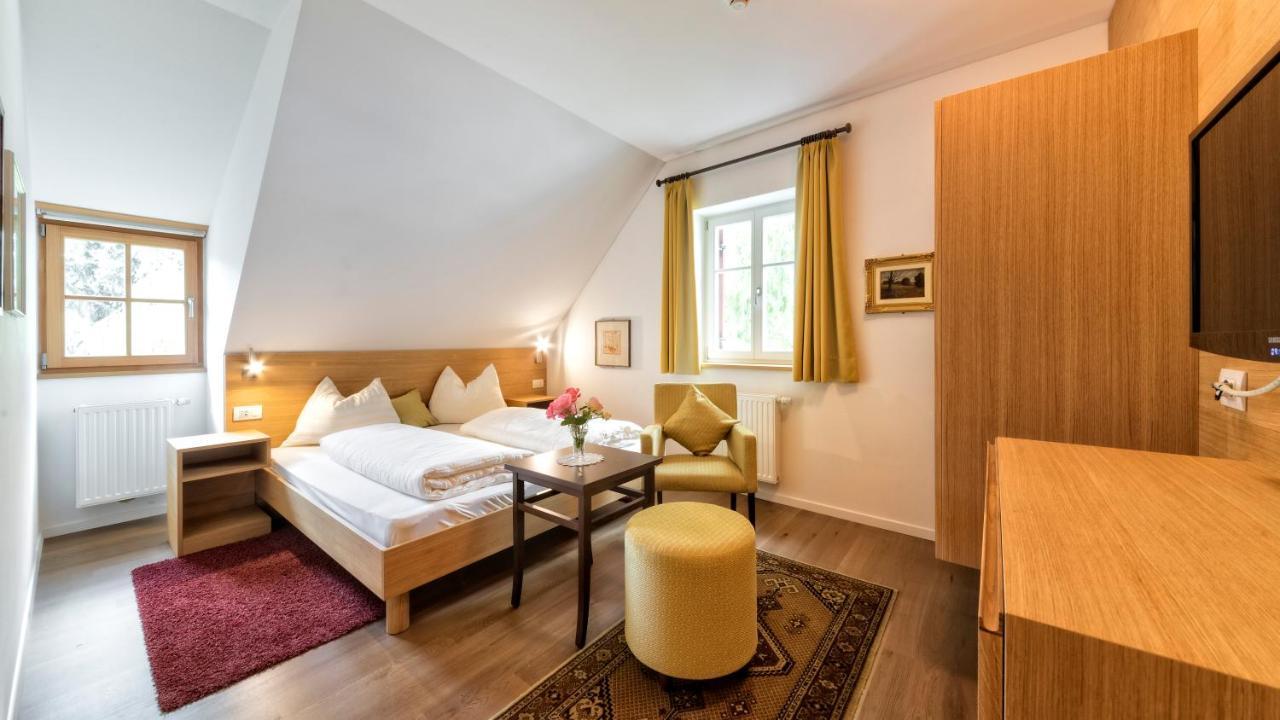Hotel Brueckenwirt Novacella エクステリア 写真