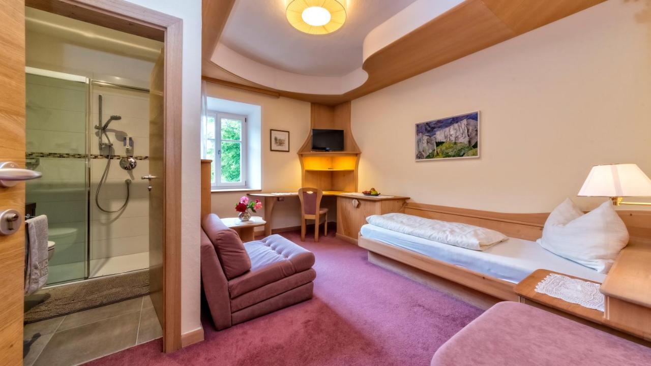 Hotel Brueckenwirt Novacella エクステリア 写真