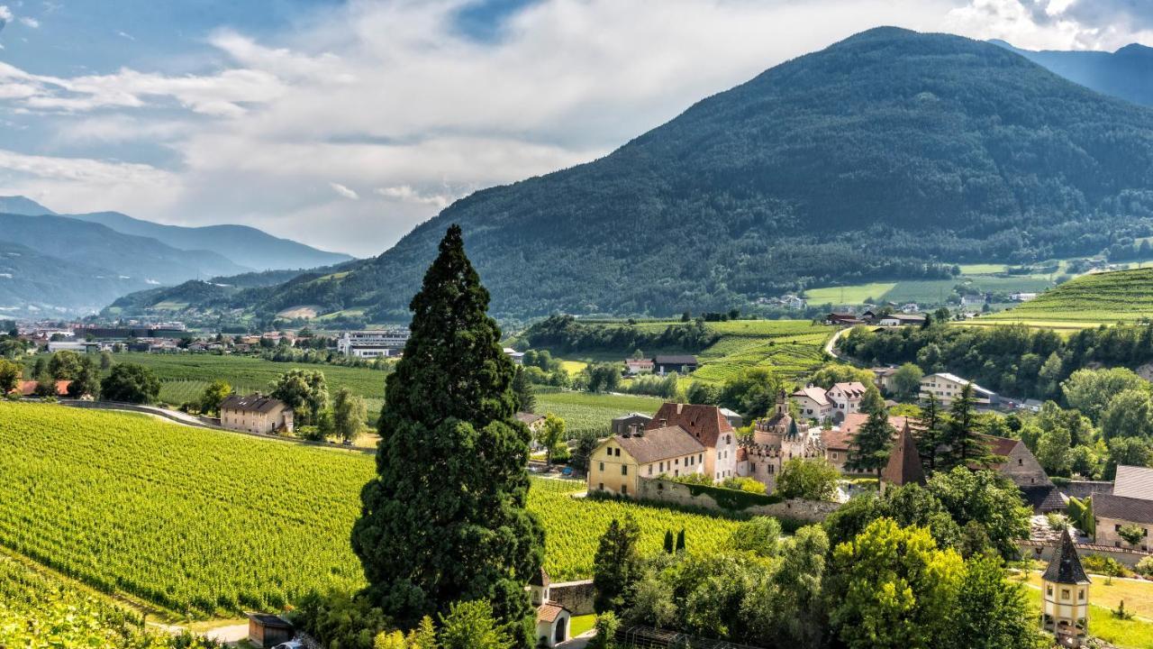 Hotel Brueckenwirt Novacella エクステリア 写真